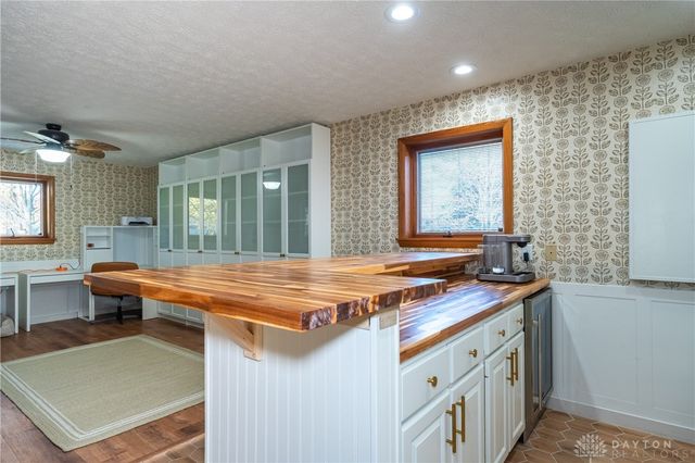 2550 Chess Wood Point, Dayton, OH 45458