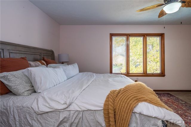 2550 Chess Wood Point, Dayton, OH 45458