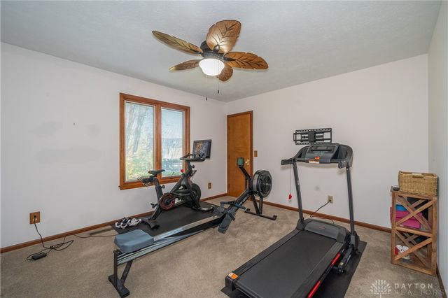 2550 Chess Wood Point, Dayton, OH 45458