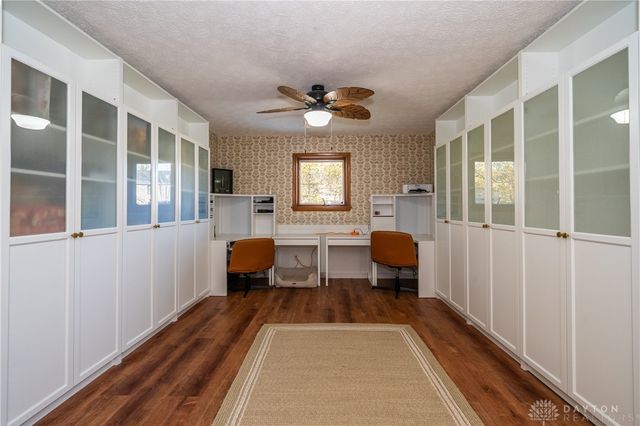 2550 Chess Wood Point, Dayton, OH 45458