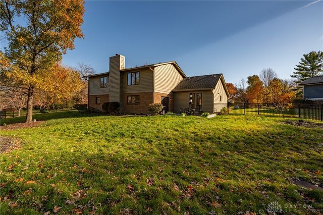 2550 Chess Wood Point, Dayton, OH 45458