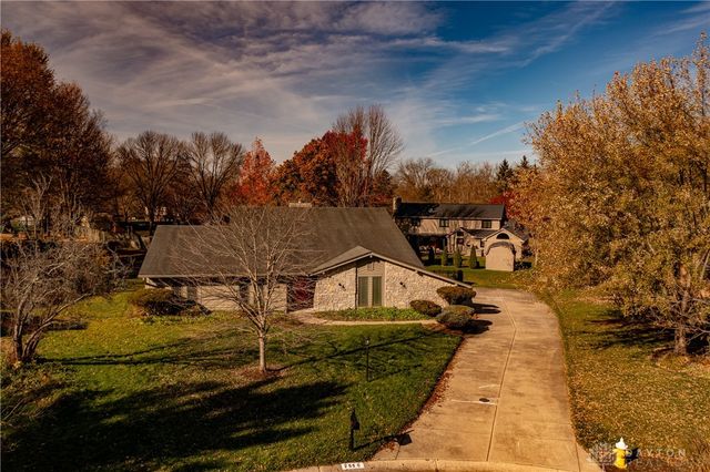2550 Chess Wood Point, Dayton, OH 45458