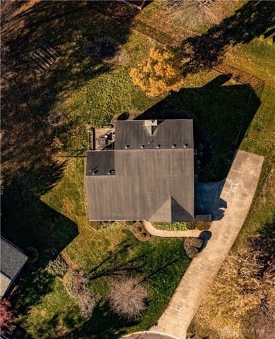 2550 Chess Wood Point, Dayton, OH 45458