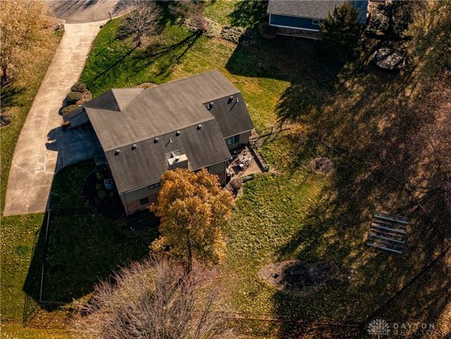 2550 Chess Wood Point, Dayton, OH 45458