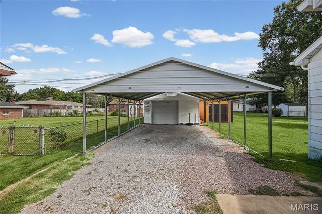 1246 Lakeshore Drive, Belleville, IL 62220