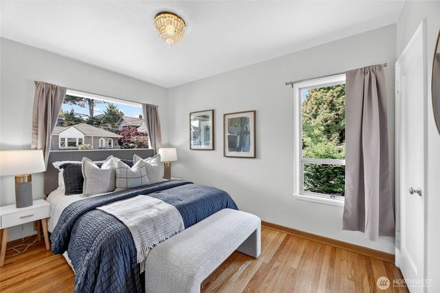 3722 SW Grayson Street, Seattle, WA 98126