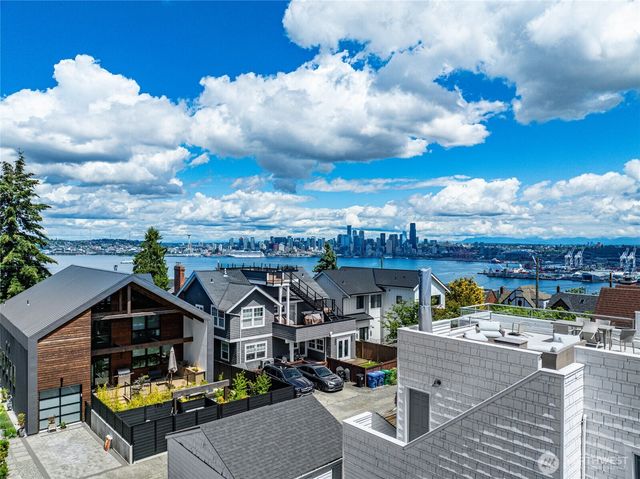 3722 SW Grayson Street, Seattle, WA 98126