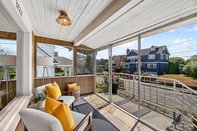 3722 SW Grayson Street, Seattle, WA 98126