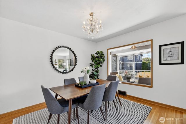 3722 SW Grayson Street, Seattle, WA 98126