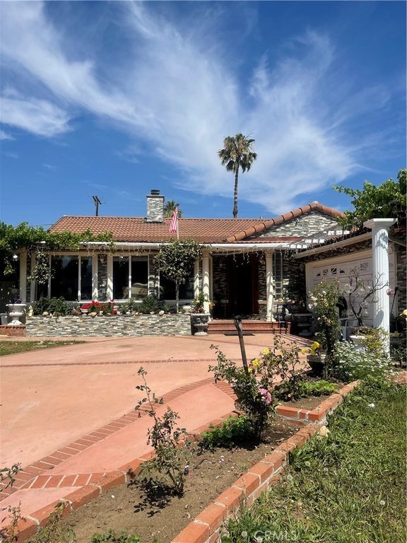 Image 9 of property listing at 10150 Kester Avenue, Mission Hills (san Fernando), CA 91345