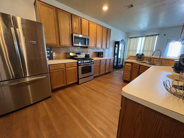 5915 Annatto Drive, Baytown, TX 77521