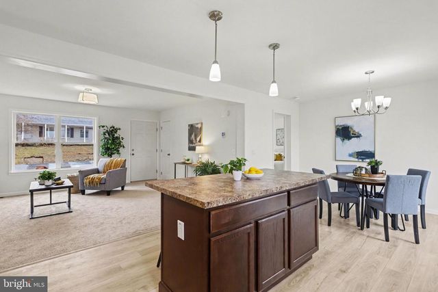 35 W SUNSET VIEW ST, Spring Grove, PA 17362