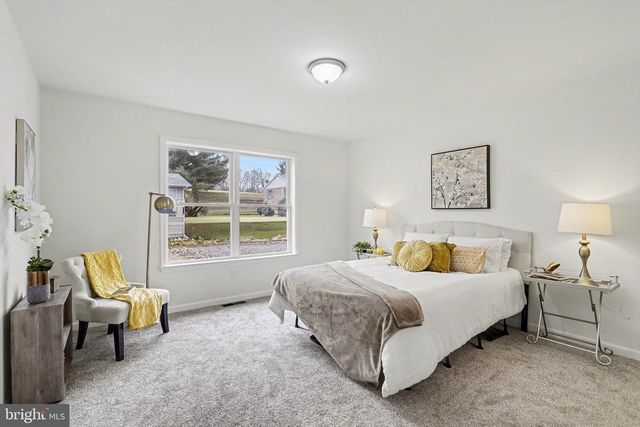 35 W SUNSET VIEW ST, Spring Grove, PA 17362