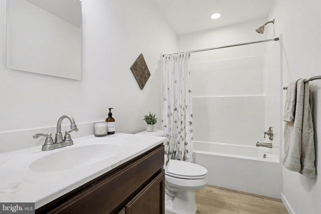 35 W SUNSET VIEW ST, Spring Grove, PA 17362