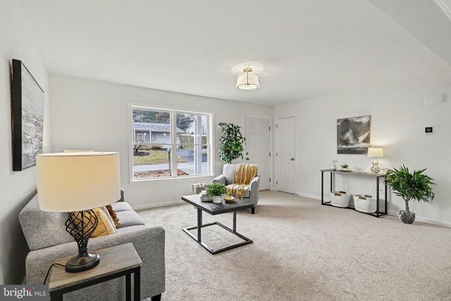 35 W SUNSET VIEW ST, Spring Grove, PA 17362