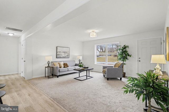 35 W SUNSET VIEW ST, Spring Grove, PA 17362