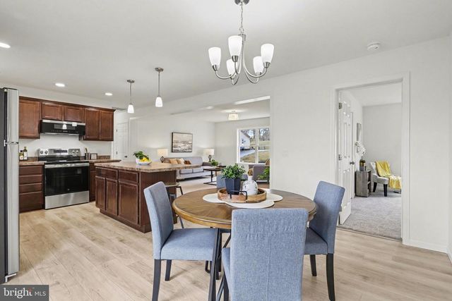 35 W SUNSET VIEW ST, Spring Grove, PA 17362