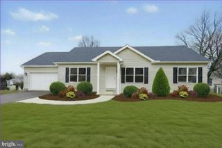 35 W SUNSET VIEW ST, Spring Grove, PA 17362