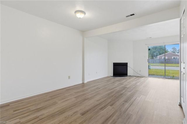 3705 Sugar Creek CIR, Portsmouth, VA 23703
