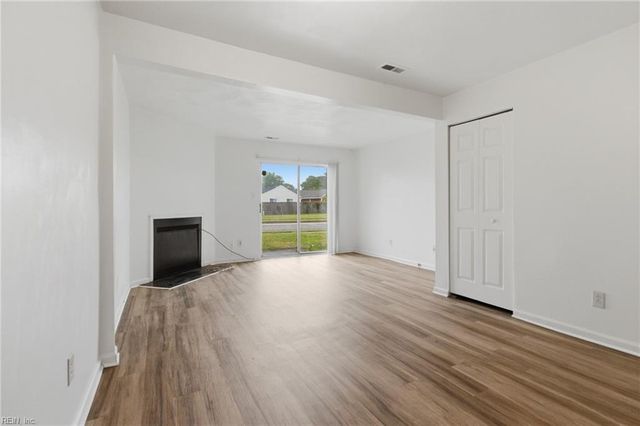 3705 Sugar Creek CIR, Portsmouth, VA 23703