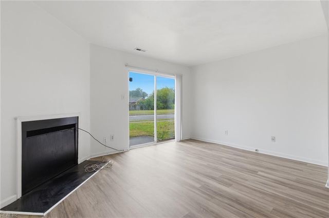 3705 Sugar Creek CIR, Portsmouth, VA 23703