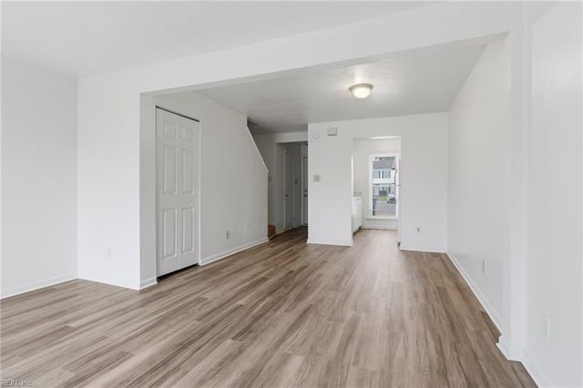 3705 Sugar Creek CIR, Portsmouth, VA 23703