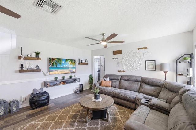 5883 La Paseos Drive D-2, Greenacres, FL 33463