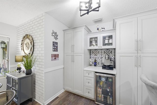 5883 La Paseos Drive D-2, Greenacres, FL 33463