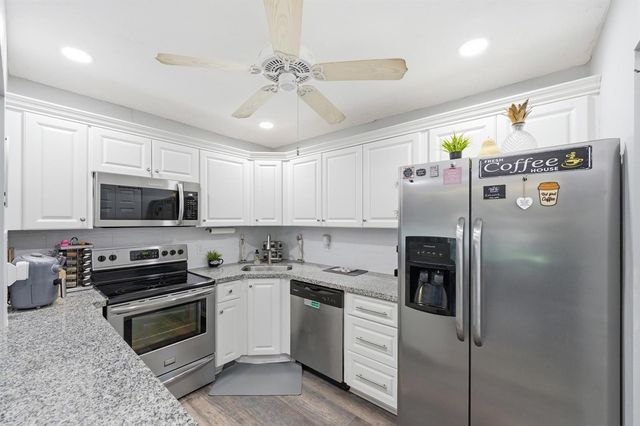 5883 La Paseos Drive D-2, Greenacres, FL 33463
