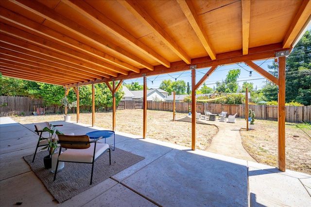7104 Cardinal Rd, Fair Oaks, CA 95628
