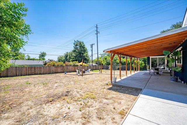 7104 Cardinal Rd, Fair Oaks, CA 95628