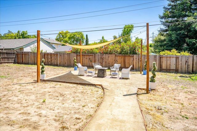7104 Cardinal Rd, Fair Oaks, CA 95628