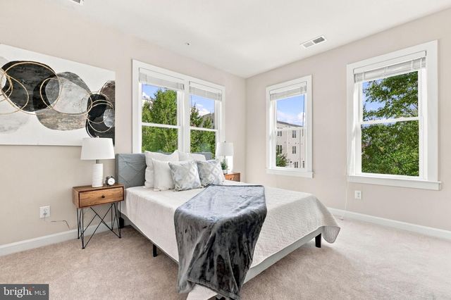 1120 S LINCOLN ST, Arlington, VA 22204