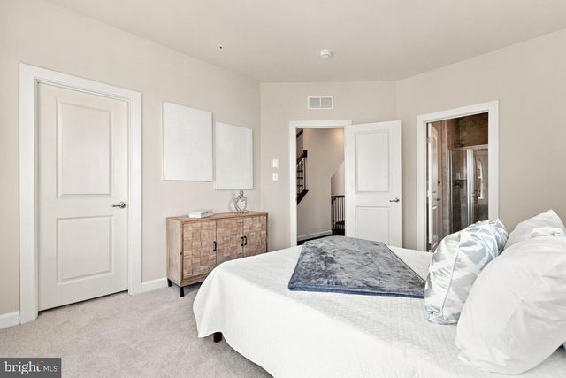 1120 S LINCOLN ST, Arlington, VA 22204