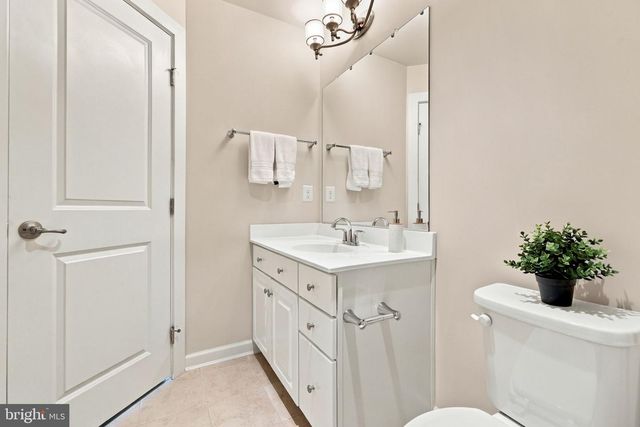 1120 S LINCOLN ST, Arlington, VA 22204