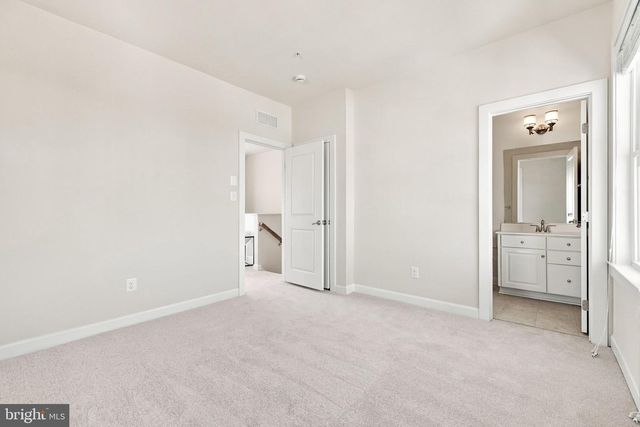 1120 S LINCOLN ST, Arlington, VA 22204