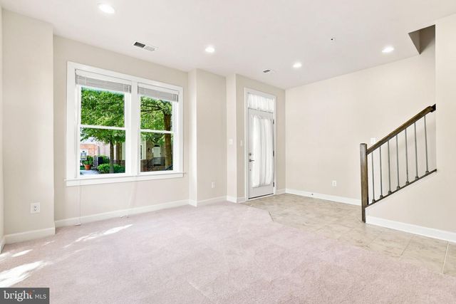 1120 S LINCOLN ST, Arlington, VA 22204