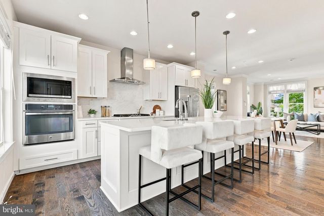 1120 S LINCOLN ST, Arlington, VA 22204