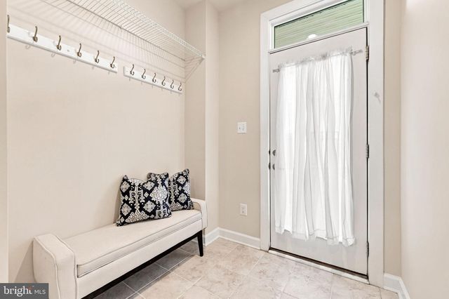 1120 S LINCOLN ST, Arlington, VA 22204
