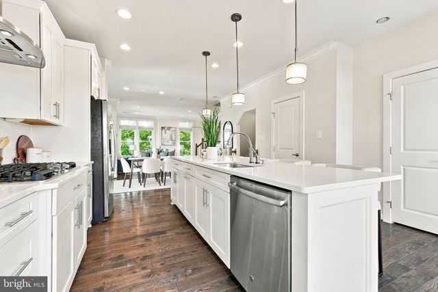 1120 S LINCOLN ST, Arlington, VA 22204