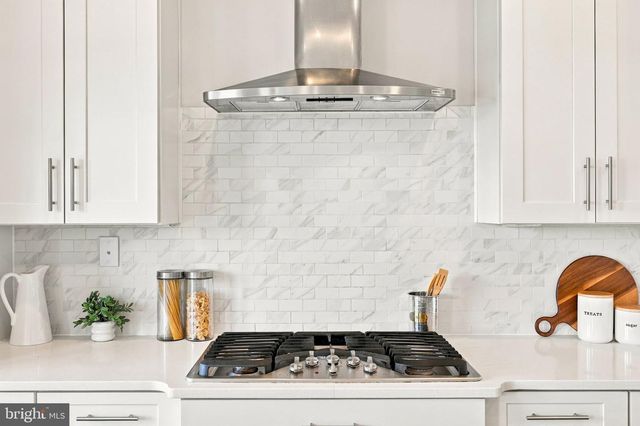 1120 S LINCOLN ST, Arlington, VA 22204
