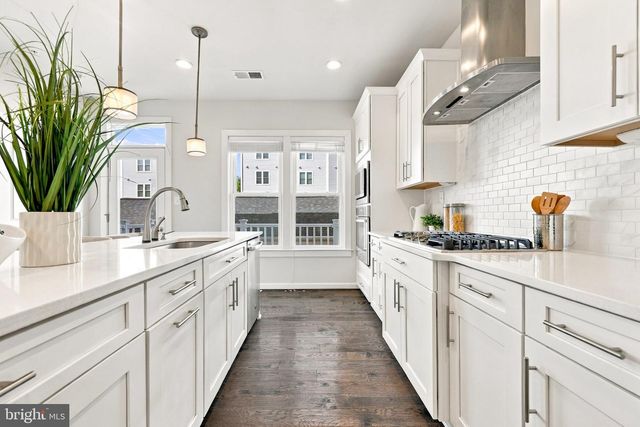 1120 S LINCOLN ST, Arlington, VA 22204