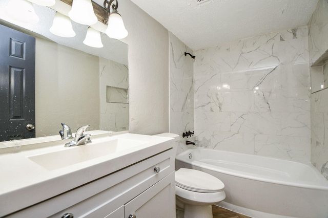 7906 Prestwood Drive 11-20, Houston, TX 77036