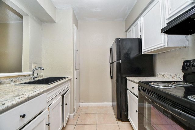 7906 Prestwood Drive 11-20, Houston, TX 77036