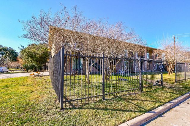 7906 Prestwood Drive 11-20, Houston, TX 77036