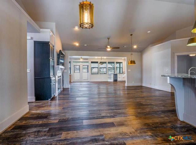 550 Timber Ridge Road, Marble Falls, TX 78654