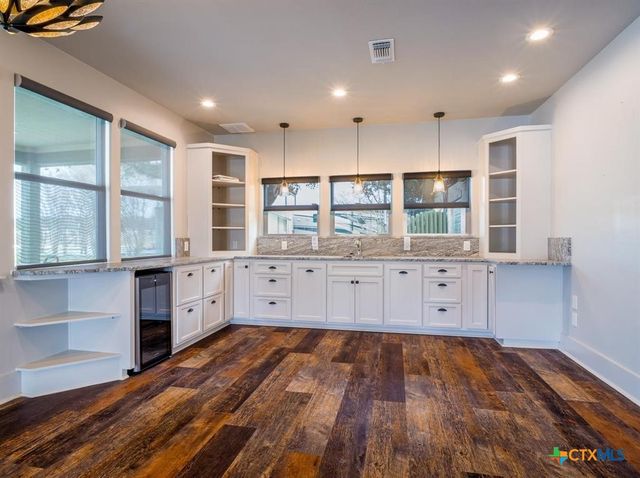 550 Timber Ridge Road, Marble Falls, TX 78654