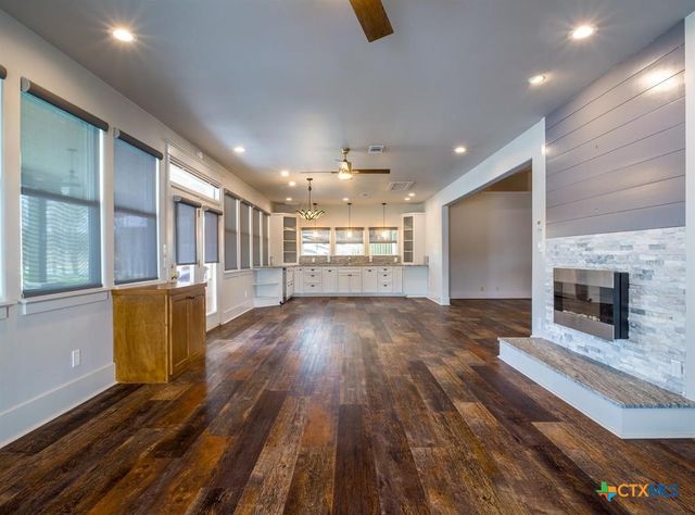 550 Timber Ridge Road, Marble Falls, TX 78654