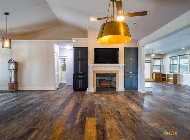 550 Timber Ridge Road, Marble Falls, TX 78654