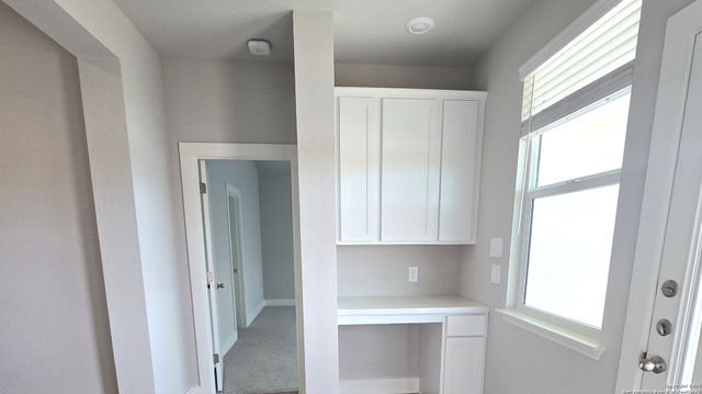 810 Shatterhand Blvd., San Antonio, TX 78260